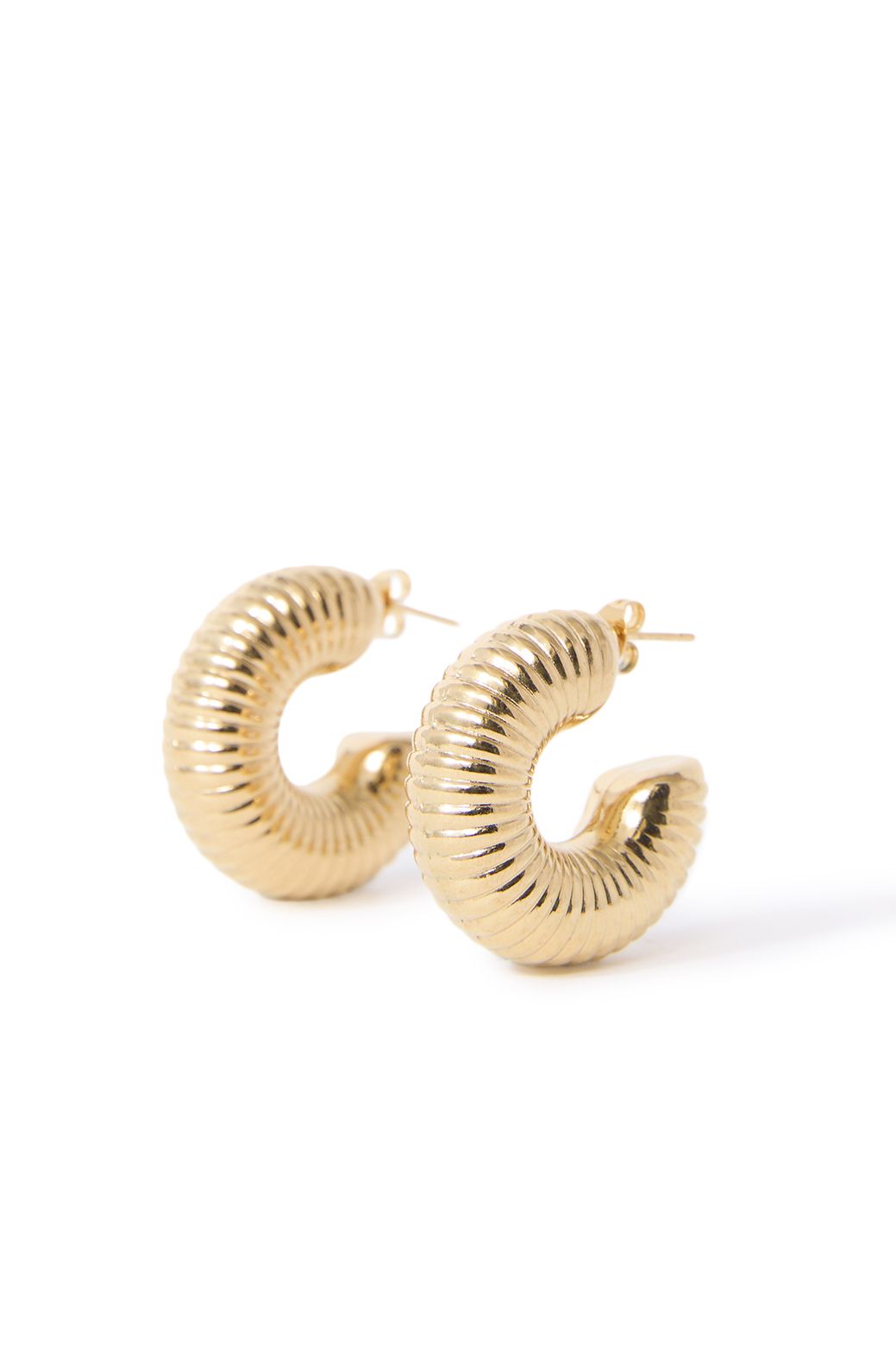 Medium gold grooved hoop earrings